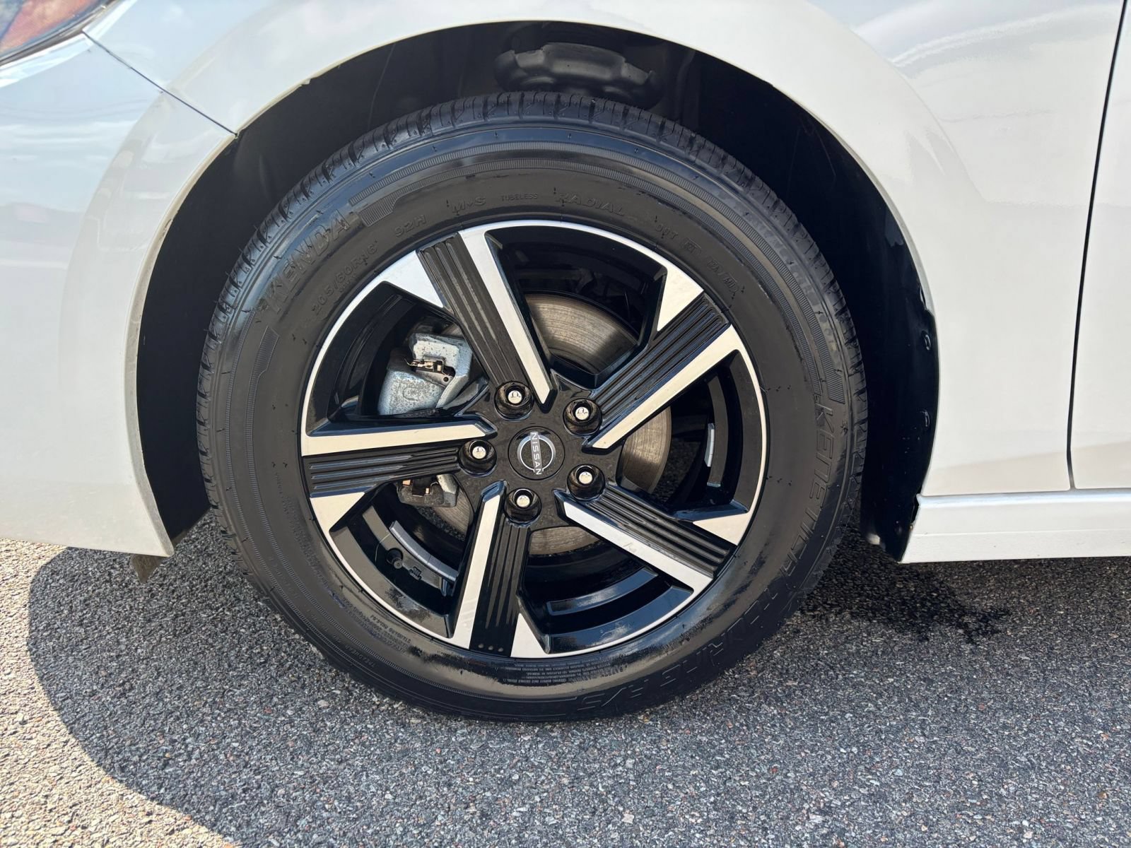 Used 2025 Nissan Sentra SV FWD image 23