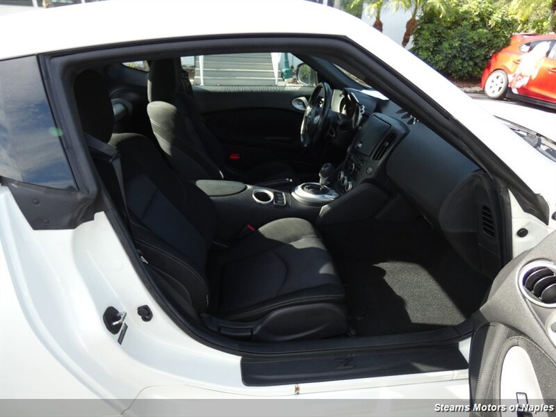 Used 2010 Nissan 370Z Coupe RWD image 46