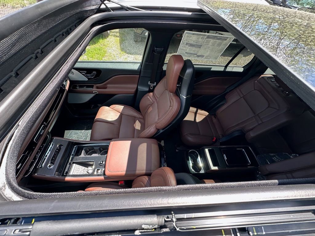 New 2026 Lincoln Aviator Reserve AWD/4WD image 7