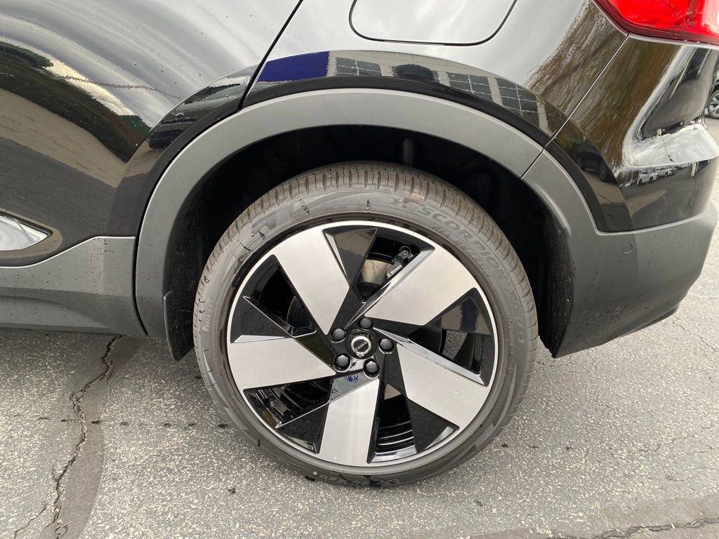 New 2024 Volvo XC40 Recharge Ultimate w/ Protection Package Premier image 12
