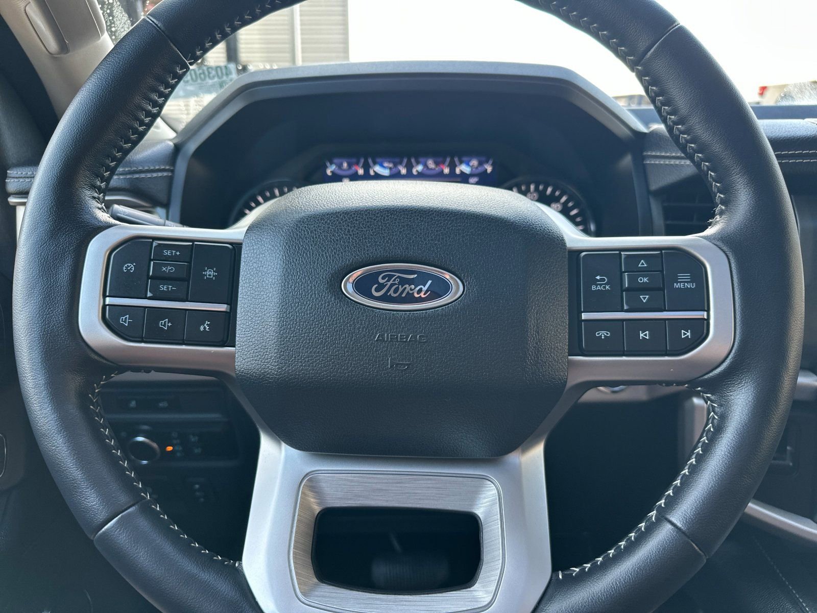 Used 2024 Ford Expedition XLT image 27