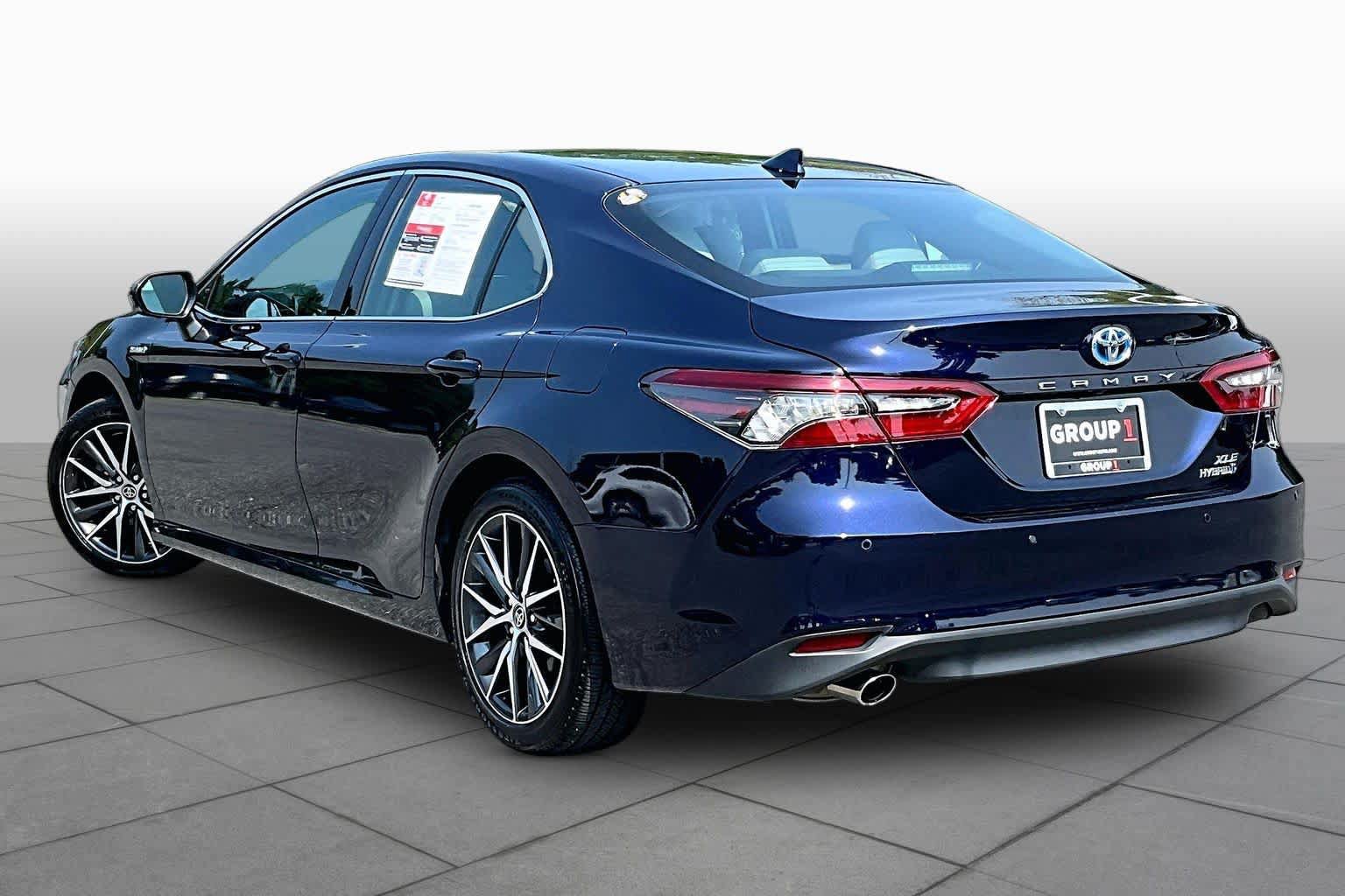 Used 2021 Toyota Camry XLE w/ Navigation Upgrade Package FWD image 12