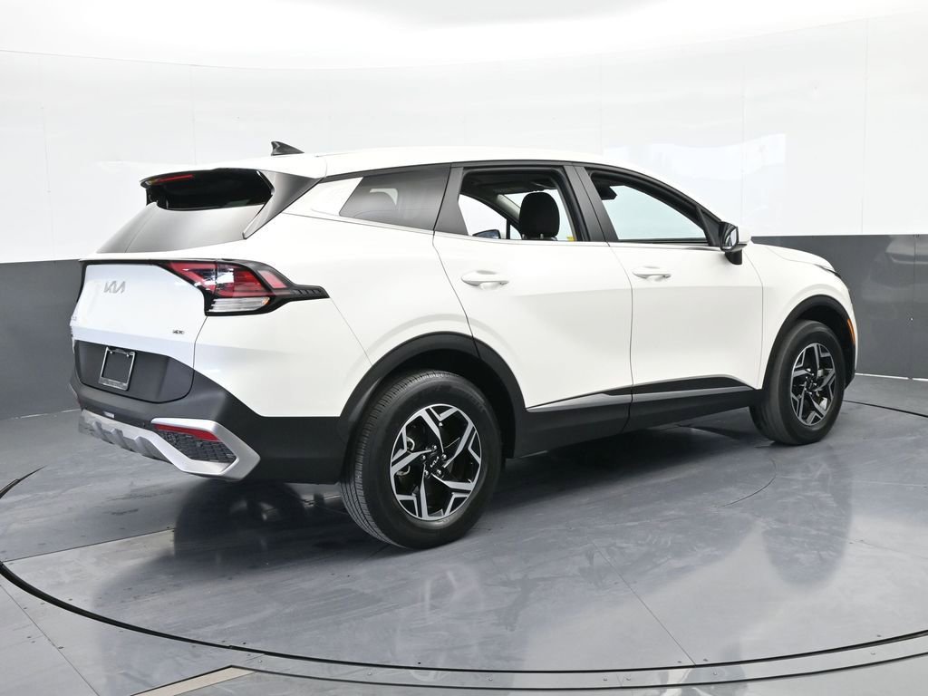 Used 2023 Kia Sportage LX image 6