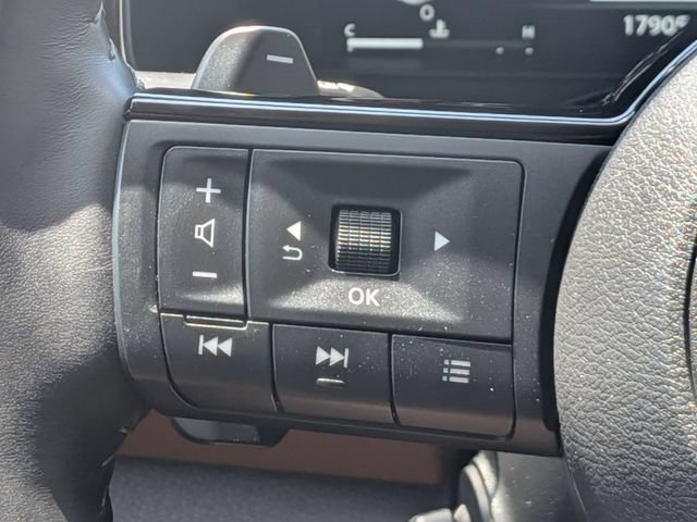 Certified 2023 Nissan Pathfinder Platinum AWD/4WD image 17