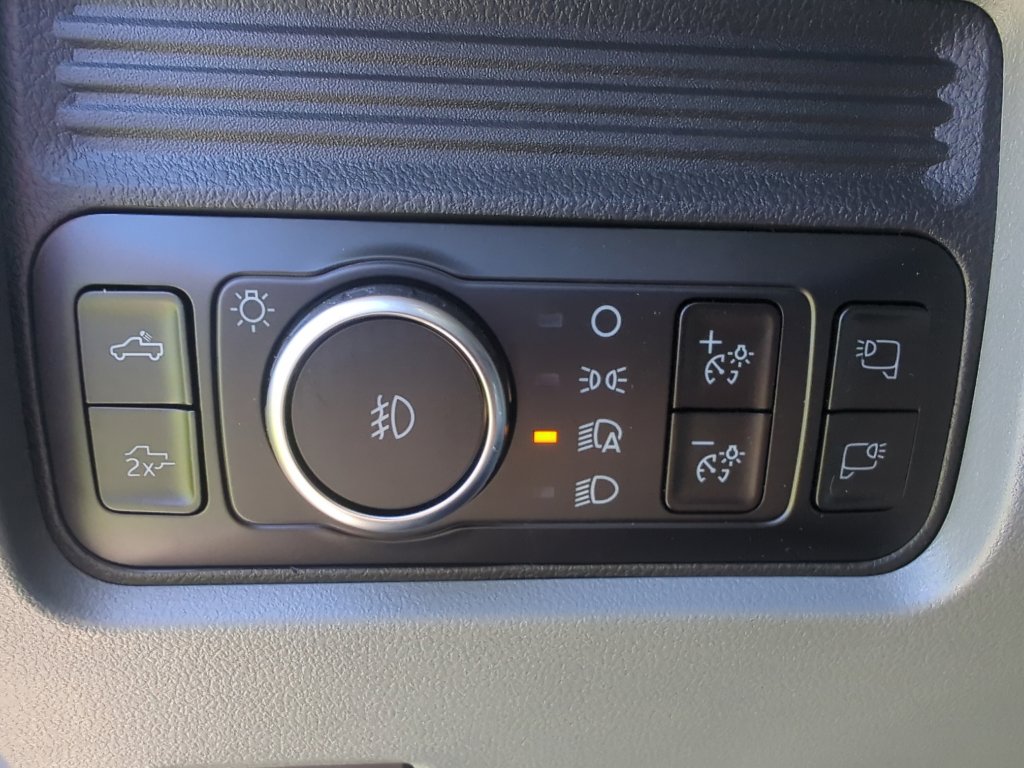 New 2025 Ford F350 XLT image 18