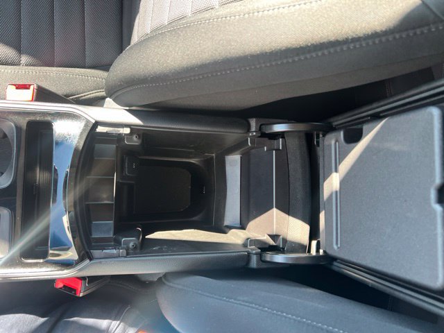 Used 2019 Ford Edge SE FWD image 23