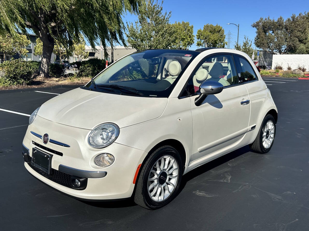 Used 2014 FIAT 500 Lounge w/ Luxury Leather Package FWD image 9