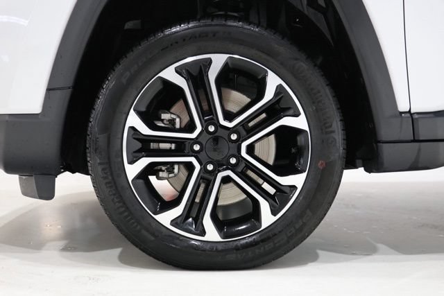 Used 2023 Jeep Compass Limited w/ Sun and Sound Group AWD/4WD image 9