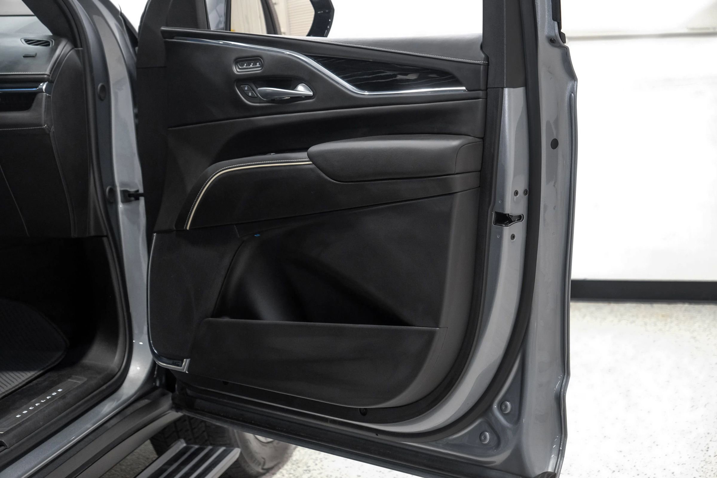 Used 2023 Cadillac Escalade V image 52