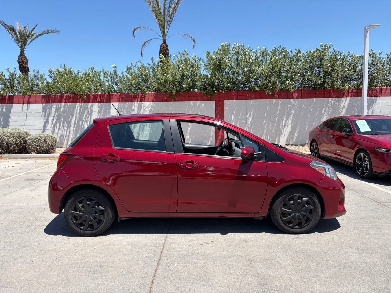 Used 2017 Toyota Yaris L FWD image 3