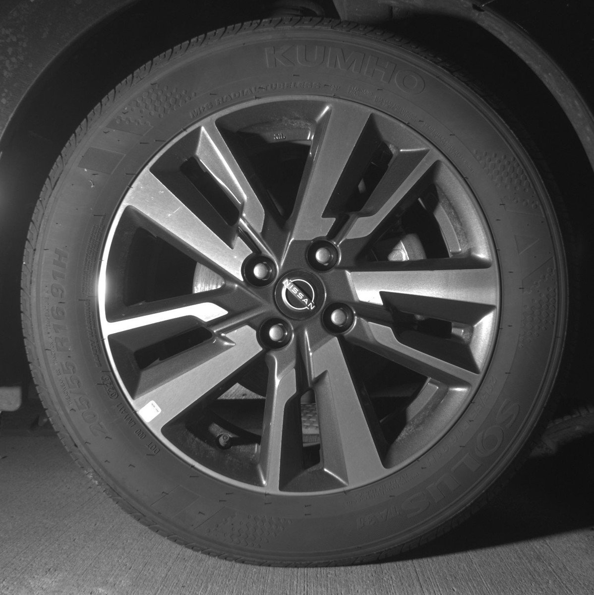 Used 2025 Nissan Versa SV FWD image 13