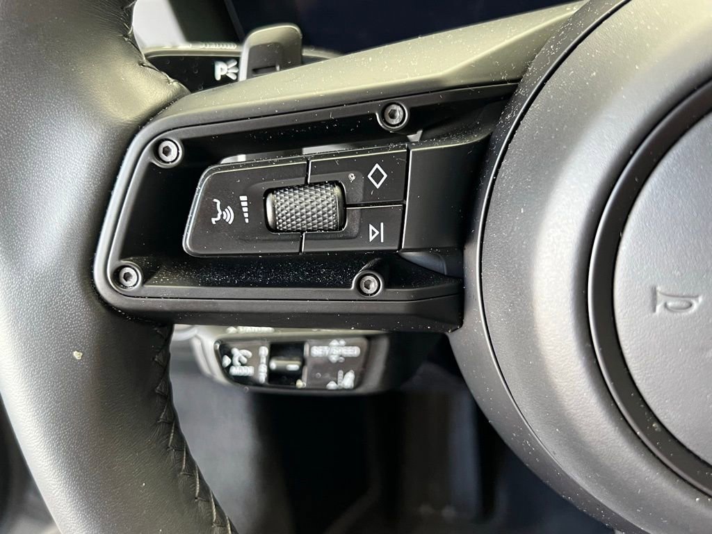 Certified 2025 Porsche 911 Carrera image 8