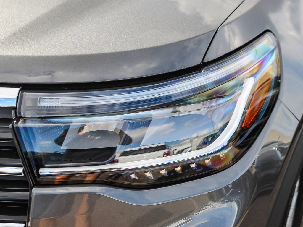 New 2026 Ford Explorer Active RWD image 4