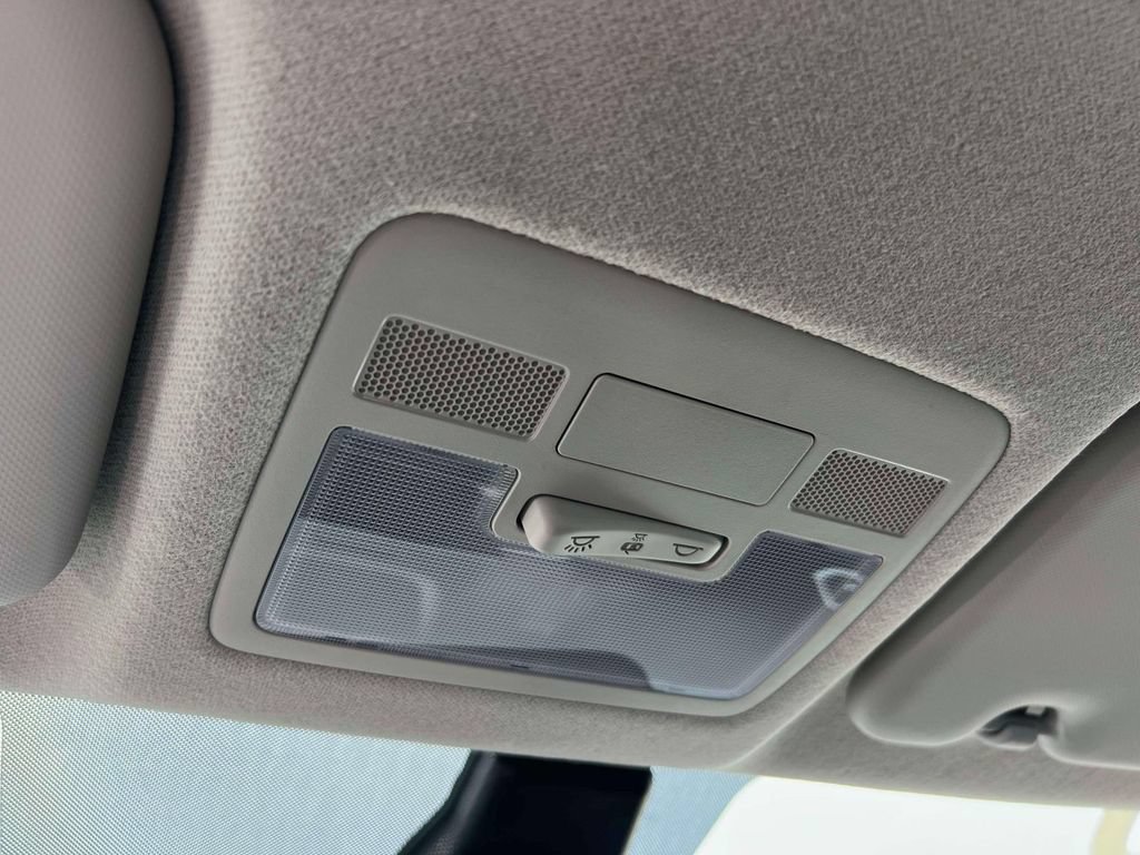Certified 2026 Hyundai Venue SEL FWD image 31