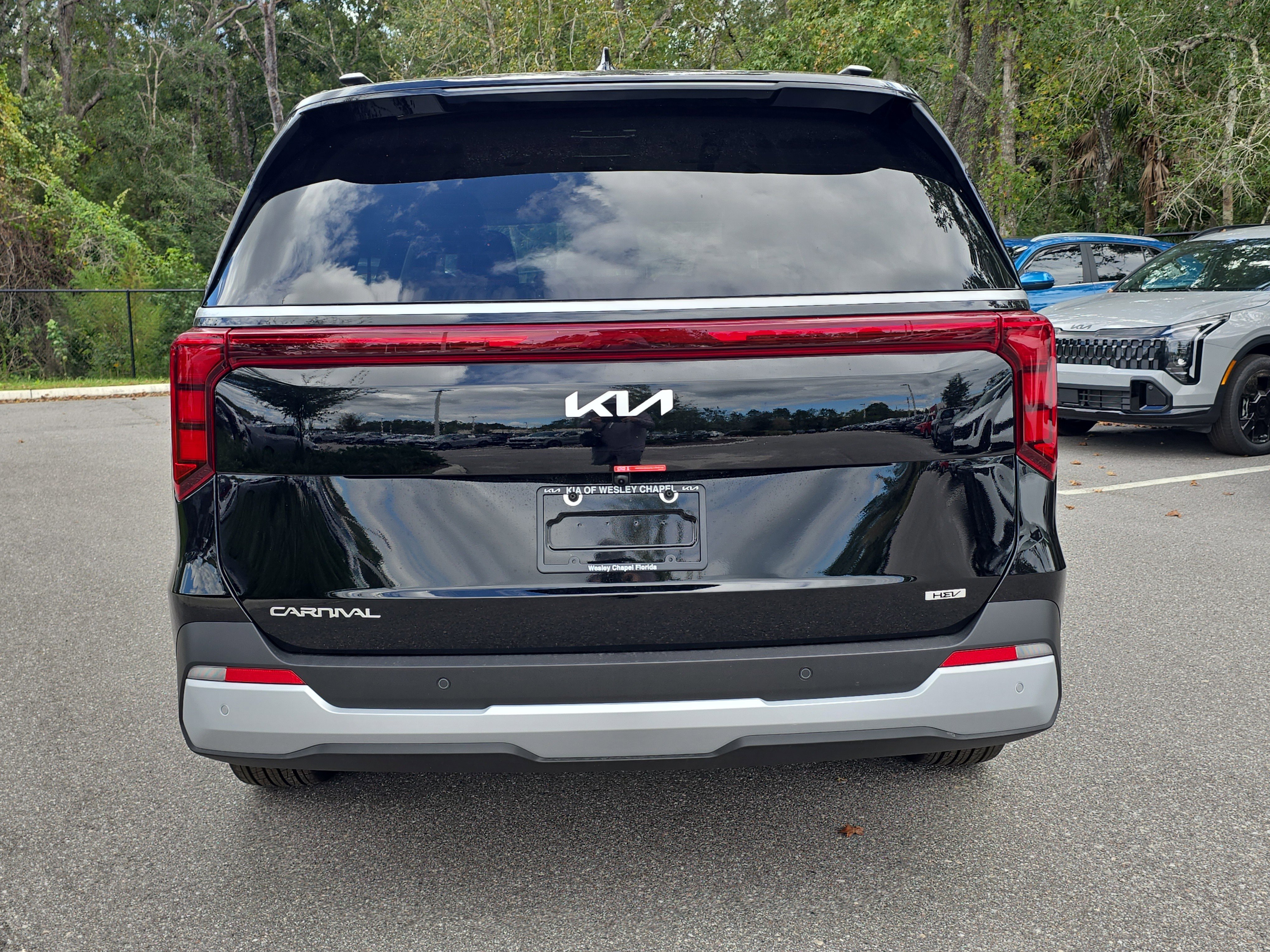 New 2026 Kia Carnival EX FWD image 7