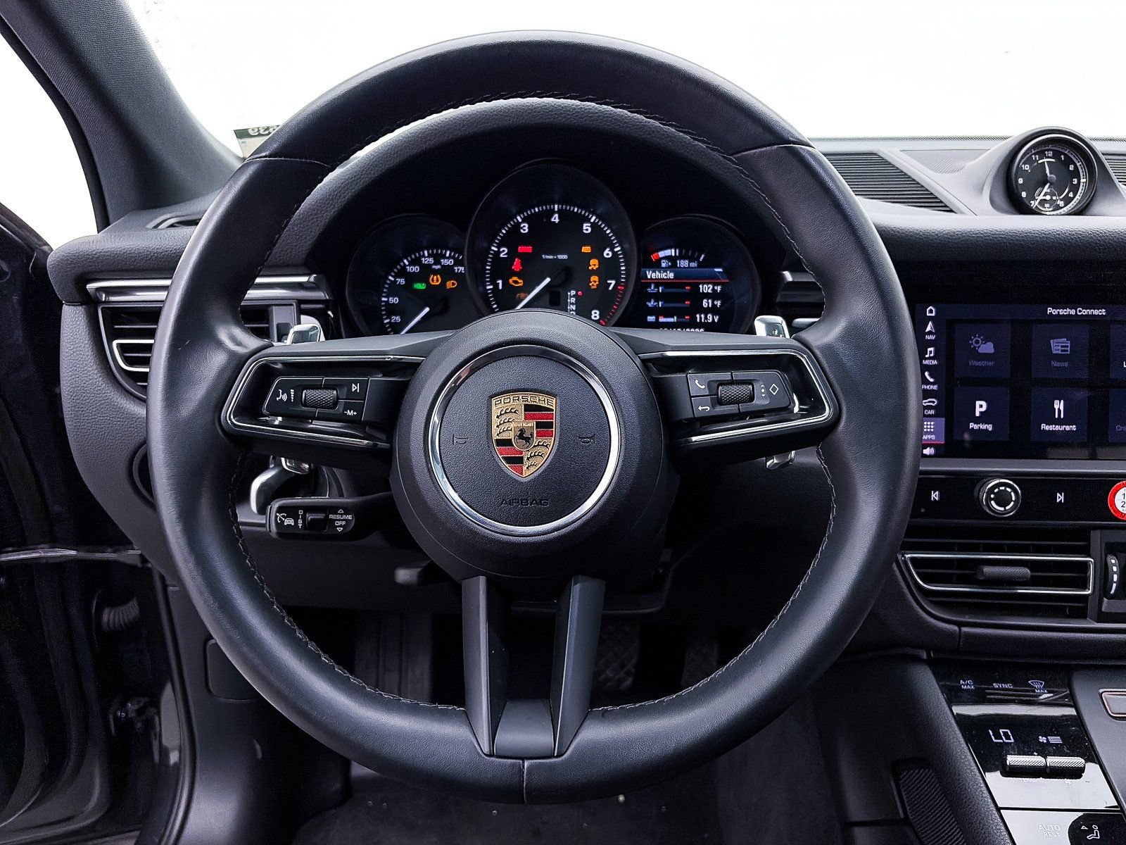 Used 2024 Porsche Macan AWD/4WD image 32