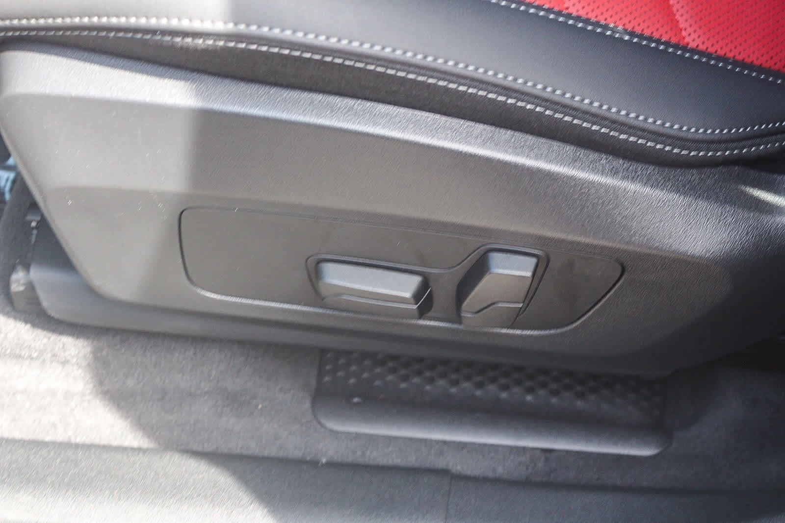 Used 2025 BMW X1 xDrive28i w/ Premium Package image 21