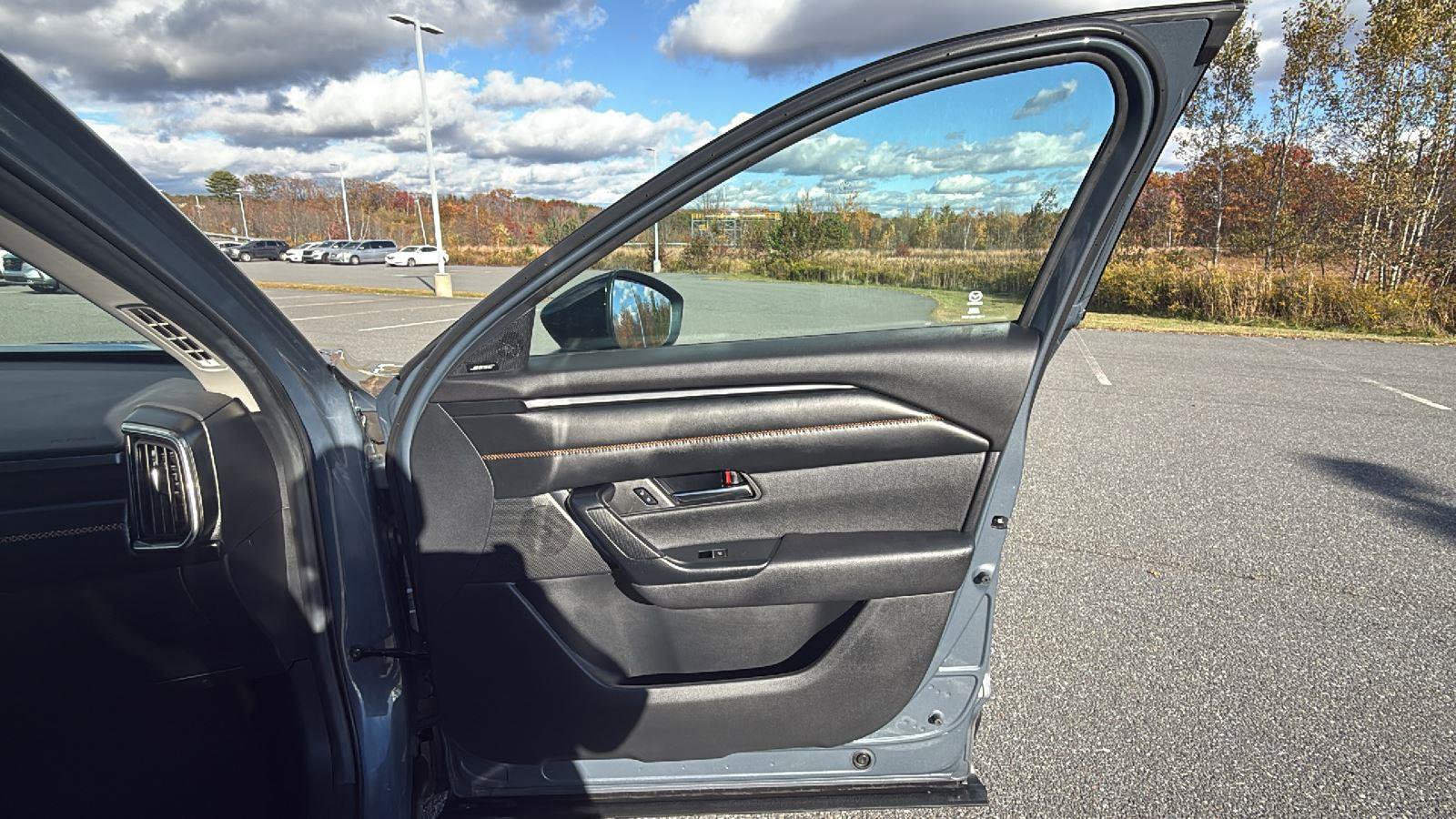 Certified 2023 MAZDA CX-50 AWD 2.5 S w/ Premium Plus Pkg image 17