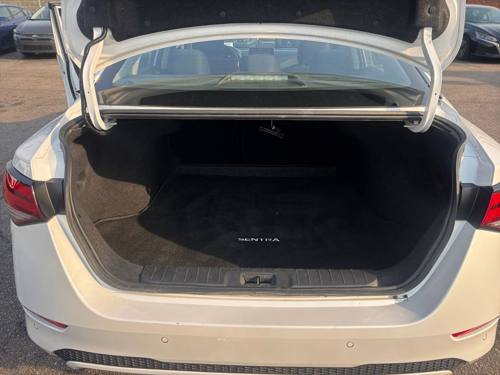 Used 2024 Nissan Sentra SV FWD image 31