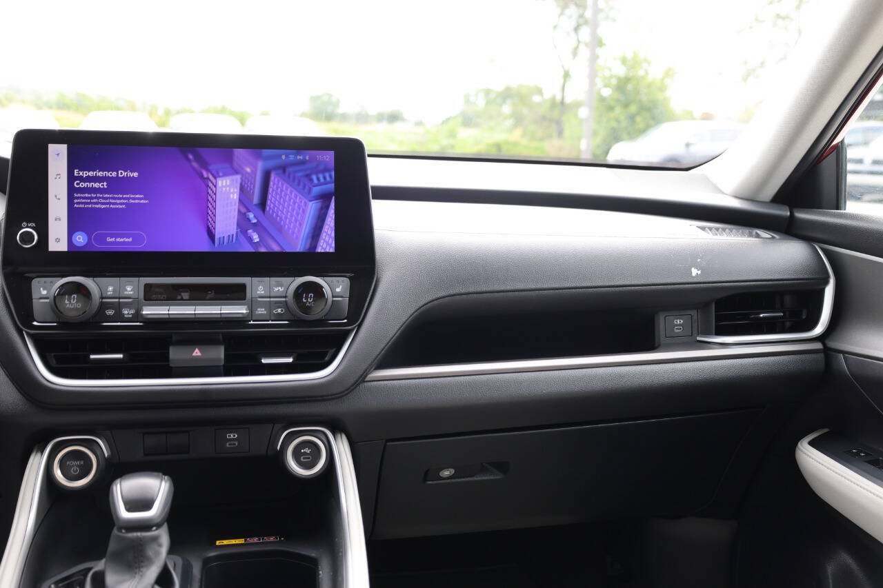 Used 2024 Toyota Grand Highlander AWD Hybrid image 23