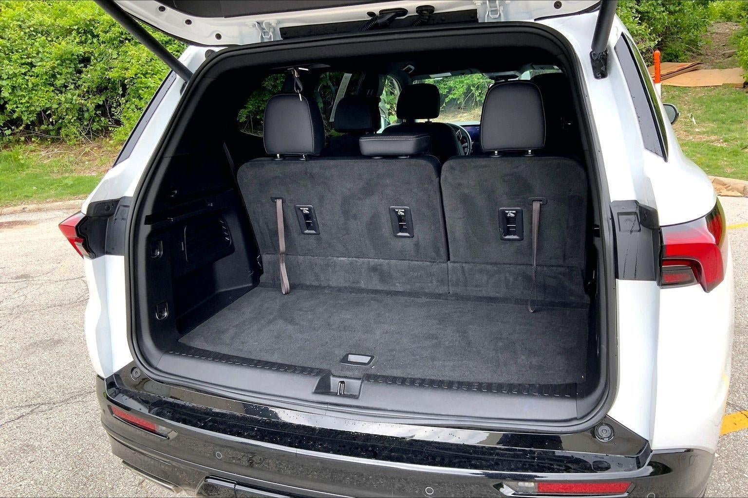 Used 2025 Buick Enclave Sport Touring FWD image 4
