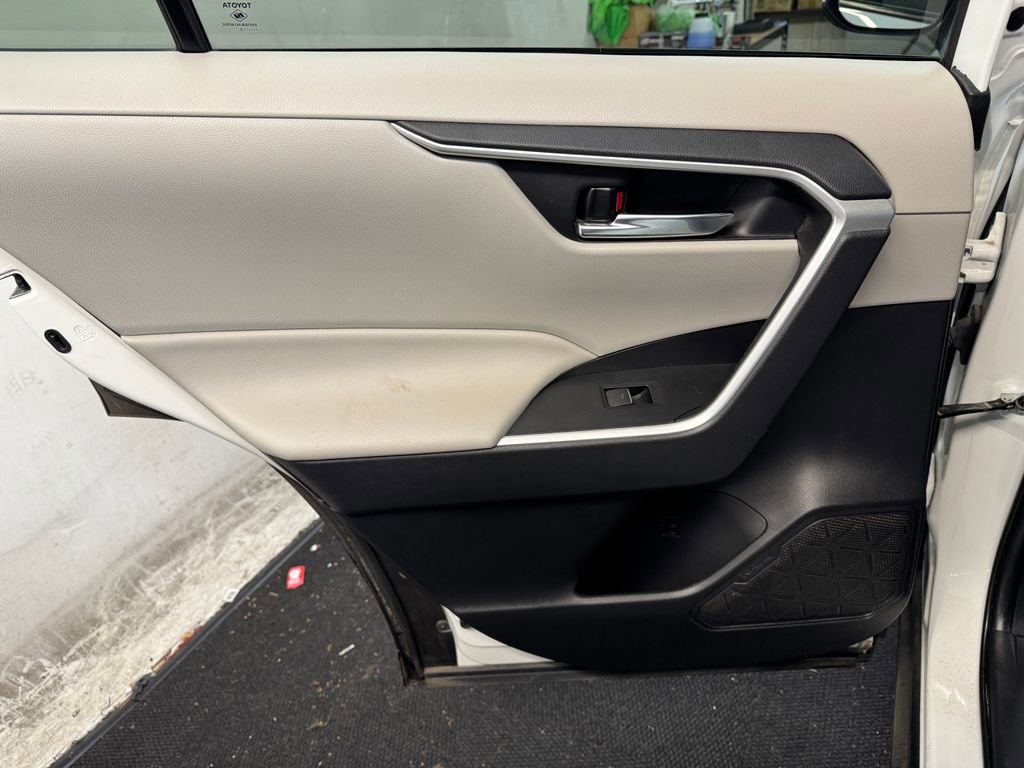 Used 2023 Toyota RAV4 XLE w/ Convenience Package image 16