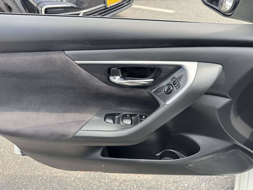 Used 2013 Nissan Altima 2.5 S FWD image 15