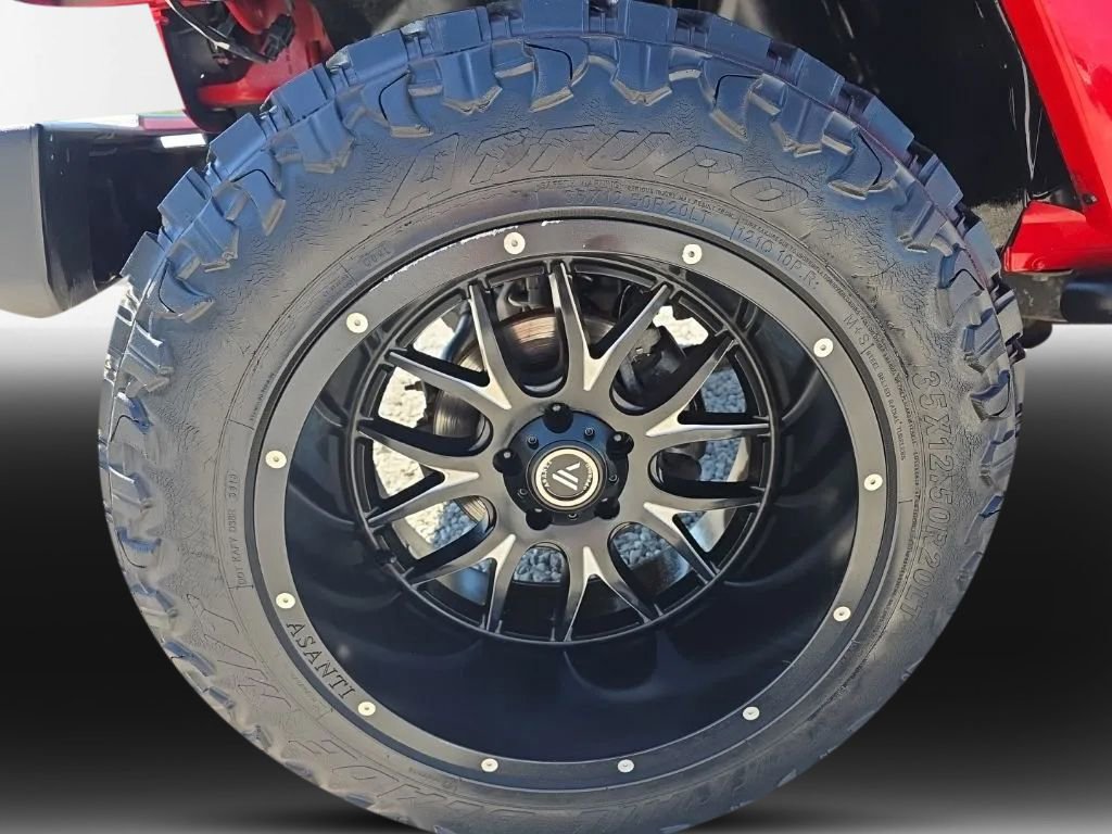 Used 2018 Jeep Wrangler Unlimited Sahara AWD/4WD image 10