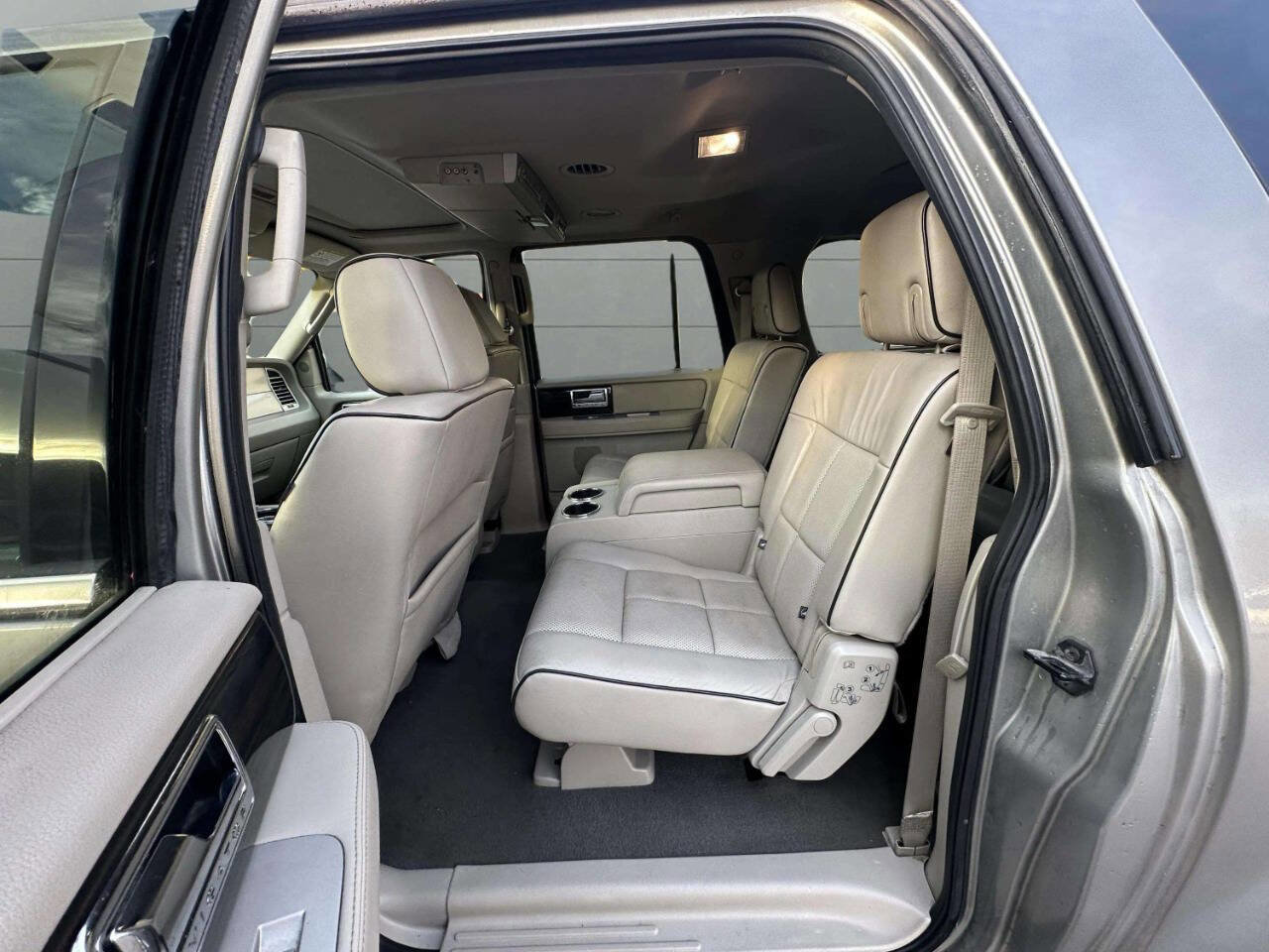Used 2008 Lincoln Navigator L 4WD image 18