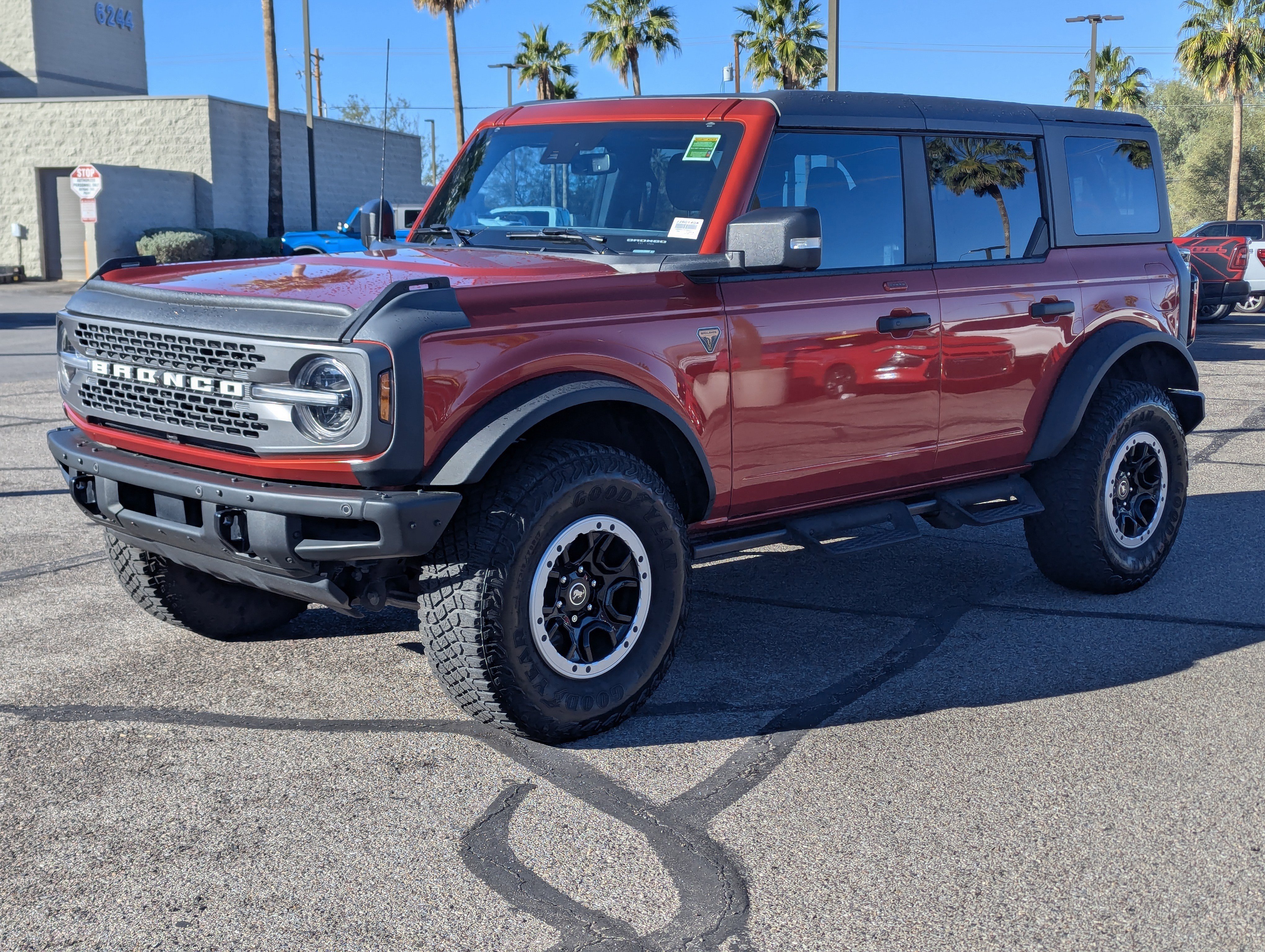 Used 2023 Ford Bronco Badlands image 5