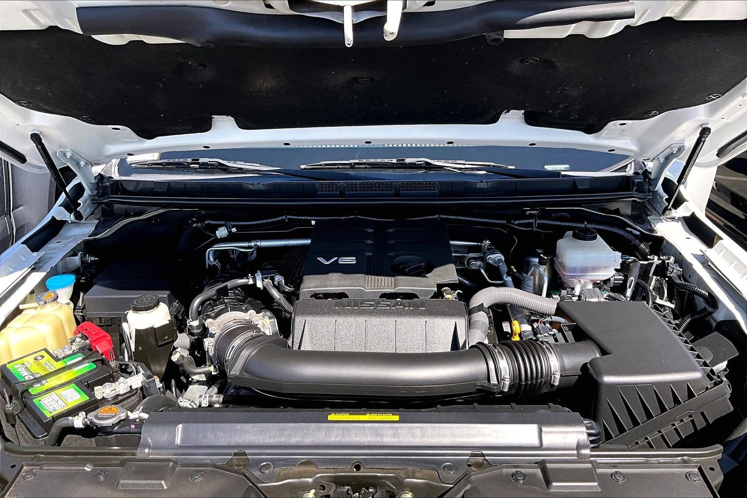 Used 2022 Nissan Frontier Pro-X RWD image 9