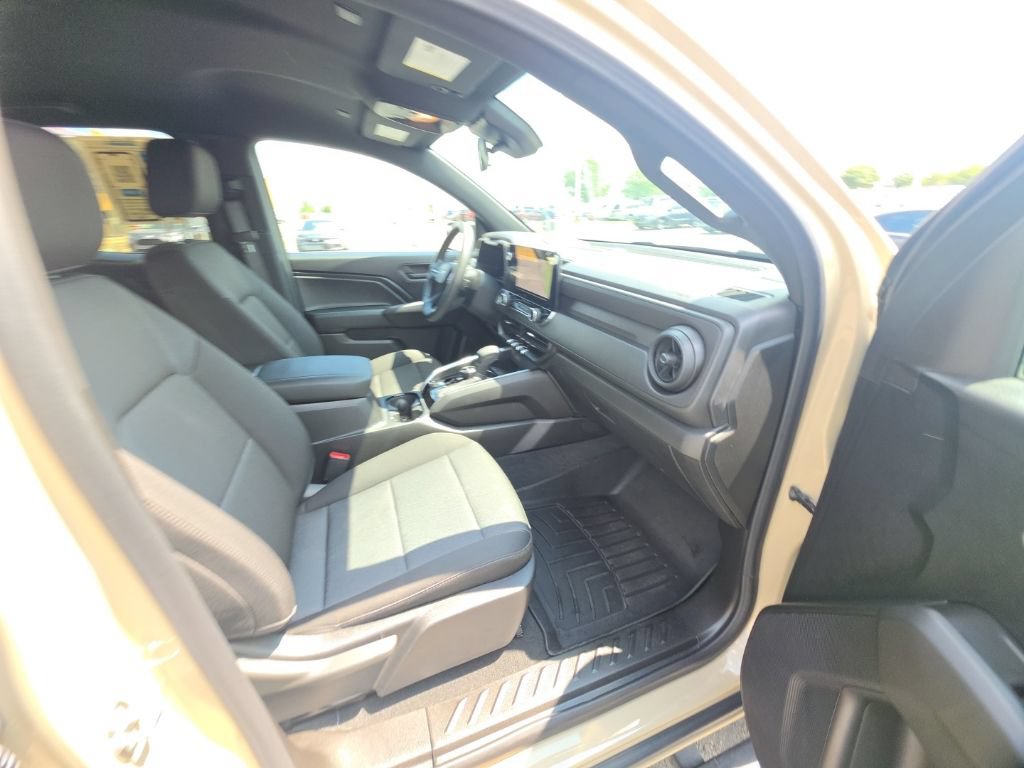 Used 2024 Chevrolet Colorado Trail Boss w/ Advanced Trailering Package AWD/4WD image 31