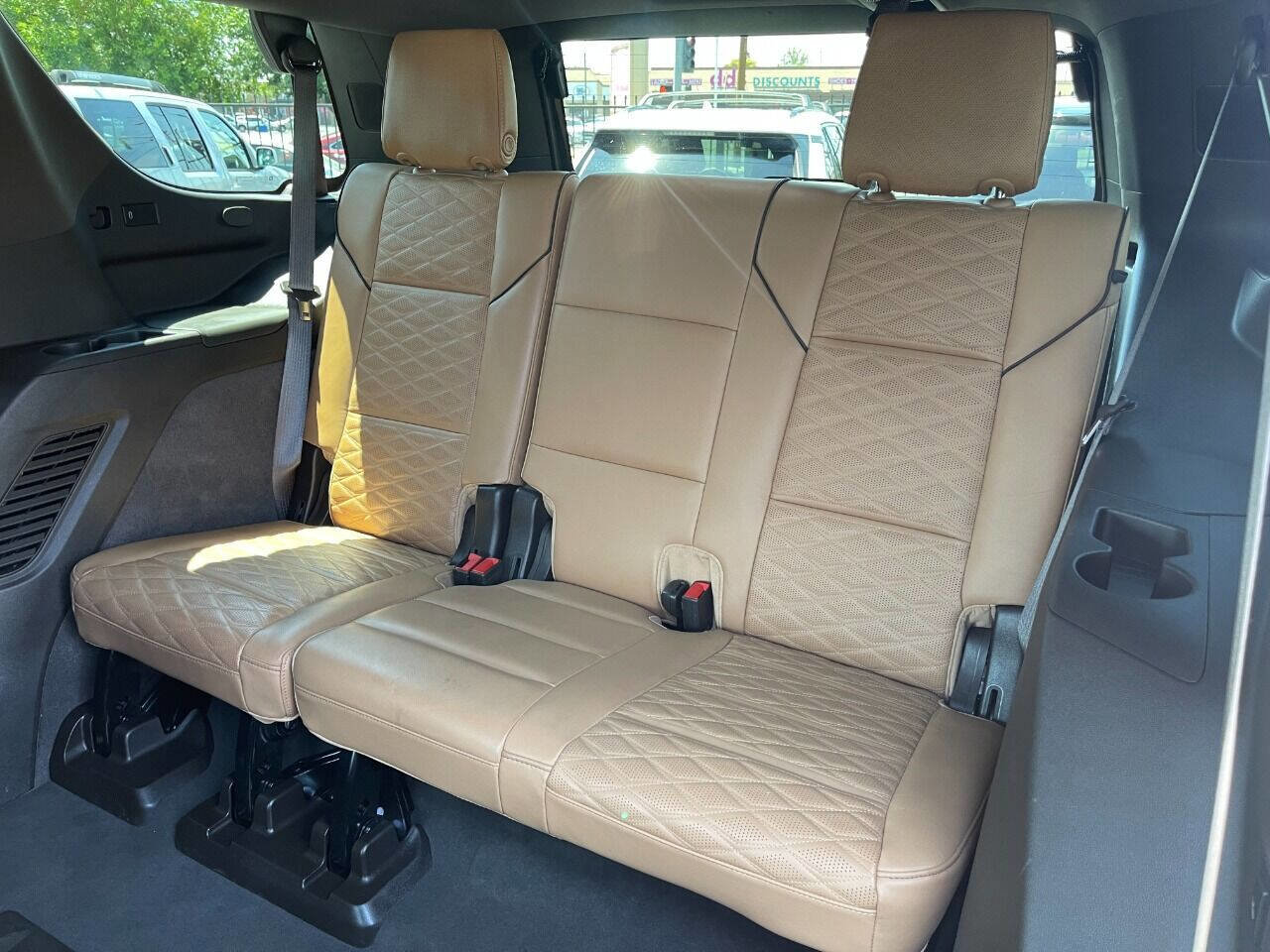 Used 2021 Cadillac Escalade Premium Luxury RWD image 12