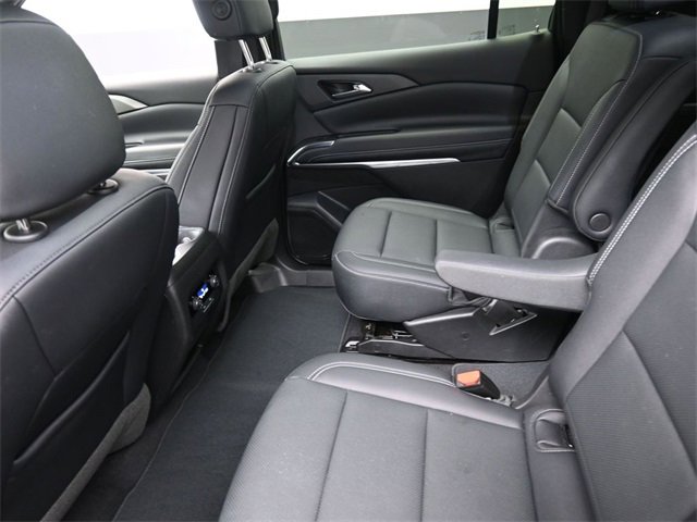 Used 2025 Chevrolet Traverse LT image 23
