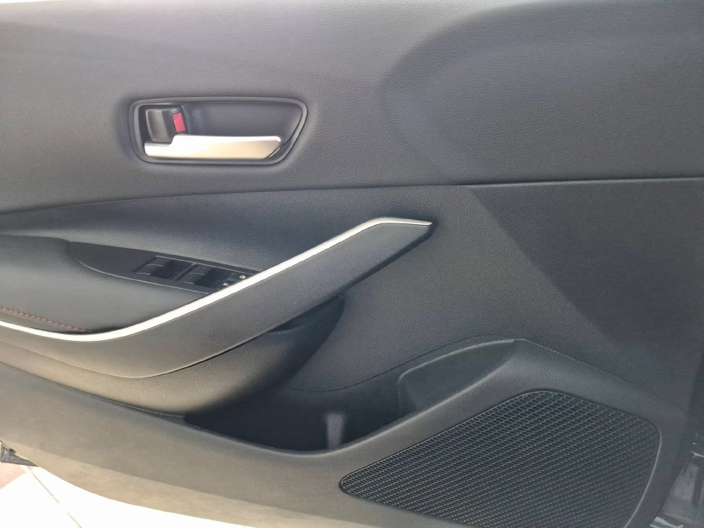 Used 2025 Toyota Corolla SE FWD image 18