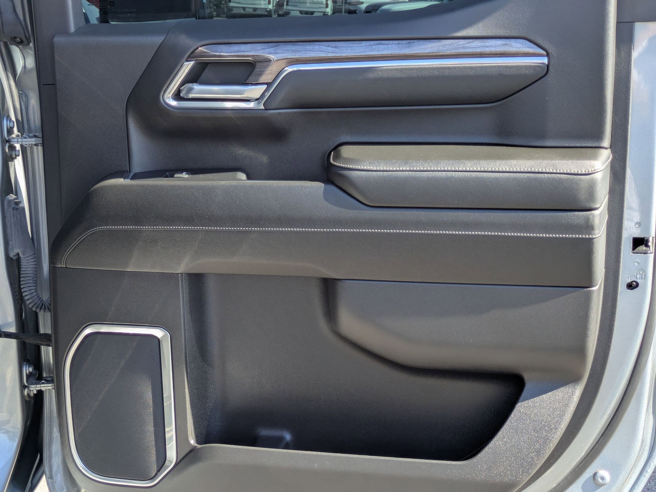 Used 2023 Chevrolet Silverado 1500 LTZ w/ Z71 Off-Road Package image 26