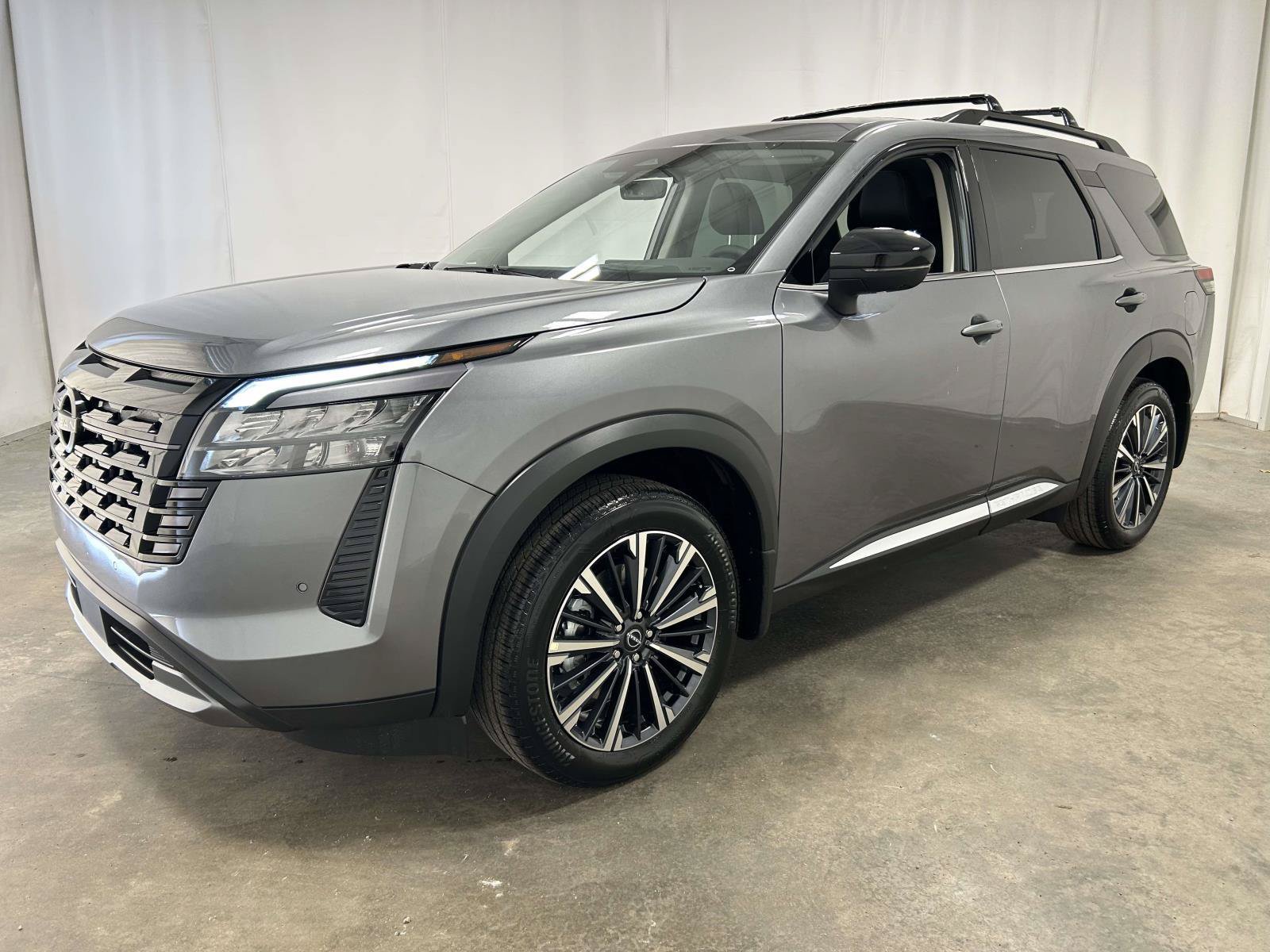 New 2026 Nissan Pathfinder Platinum FWD image 5