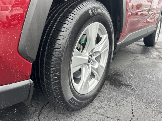 Used 2020 Toyota RAV4 XLE image 12