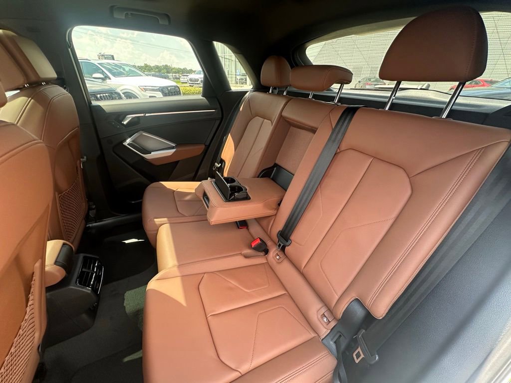 New 2025 Audi Q3 2.0T Premium image 36