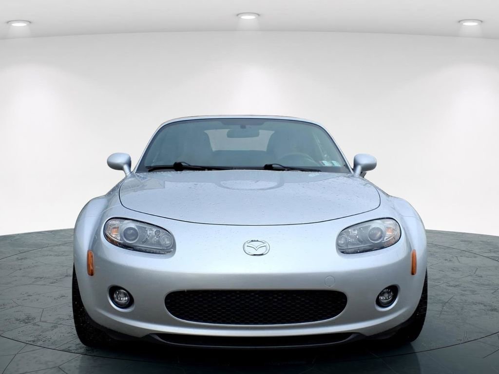 Used 2006 MAZDA MX-5 Miata Grand Touring image 2