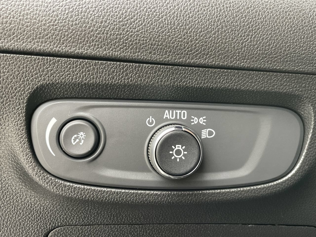 Used 2024 Buick Encore GX Preferred FWD image 24