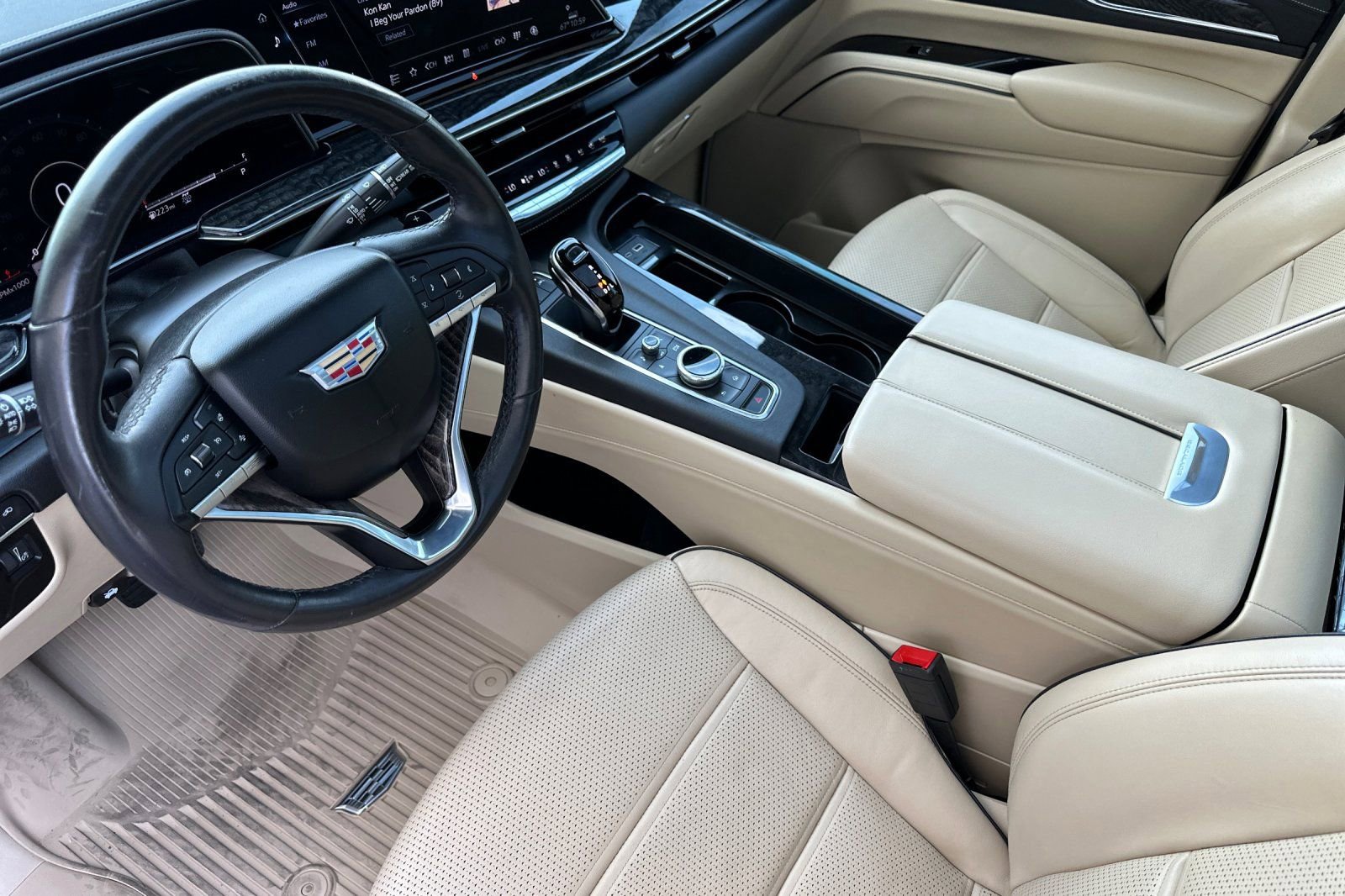 Certified 2021 Cadillac Escalade ESV Premium Luxury w/ Driver Assist Tech Package AWD/4WD image 10
