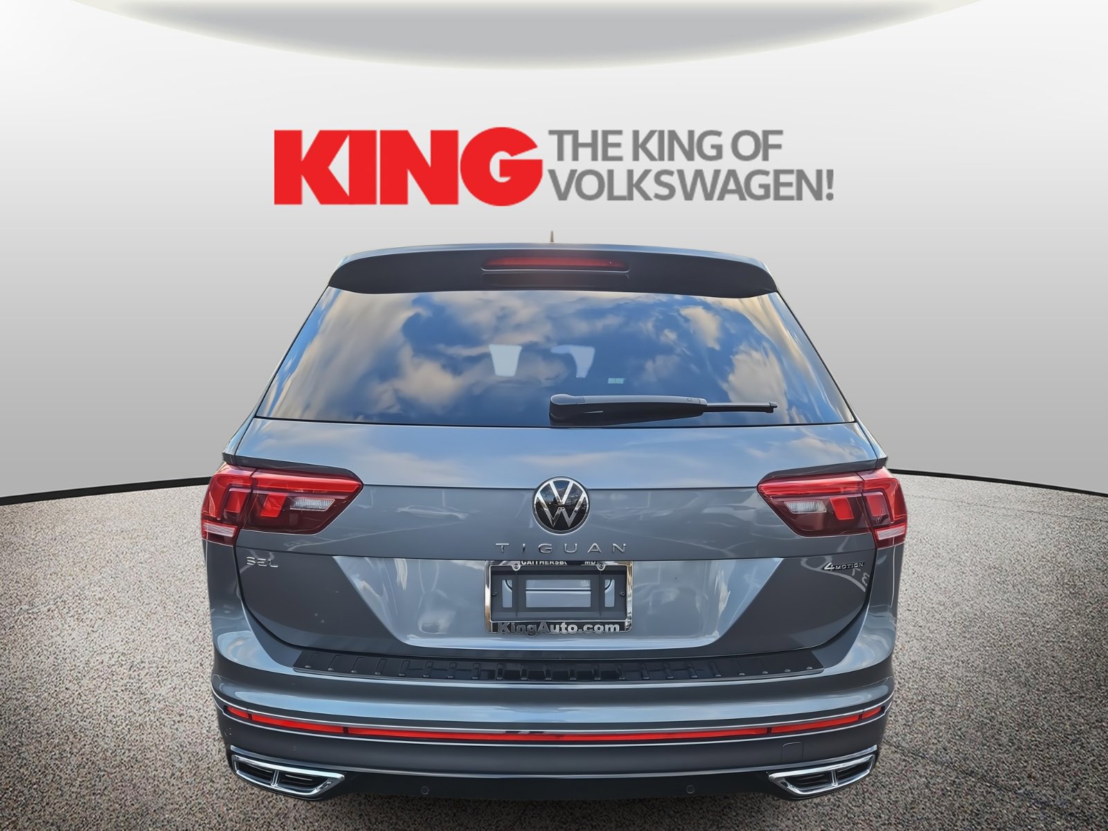 Certified 2023 Volkswagen Tiguan SEL R-Line image 4