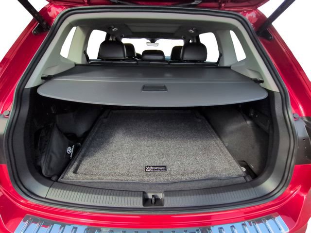Used 2024 Volkswagen Tiguan SE w/ Panoramic Sunroof Package image 25