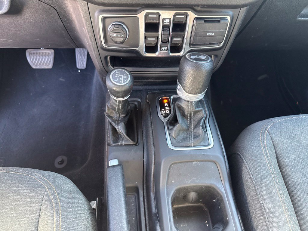 Used 2024 Jeep Wrangler Unlimited AWD/4WD image 15