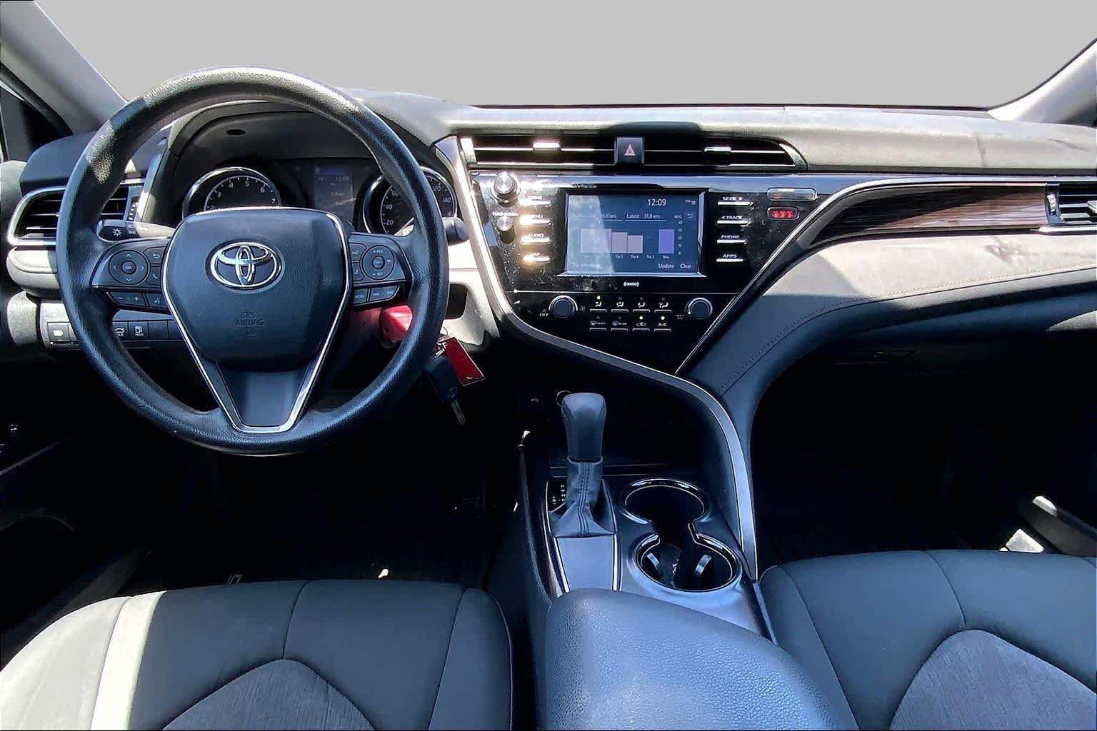 Used 2020 Toyota Camry LE FWD image 15