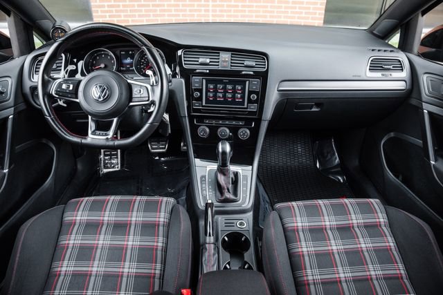 Used 2021 Volkswagen Golf S image 6