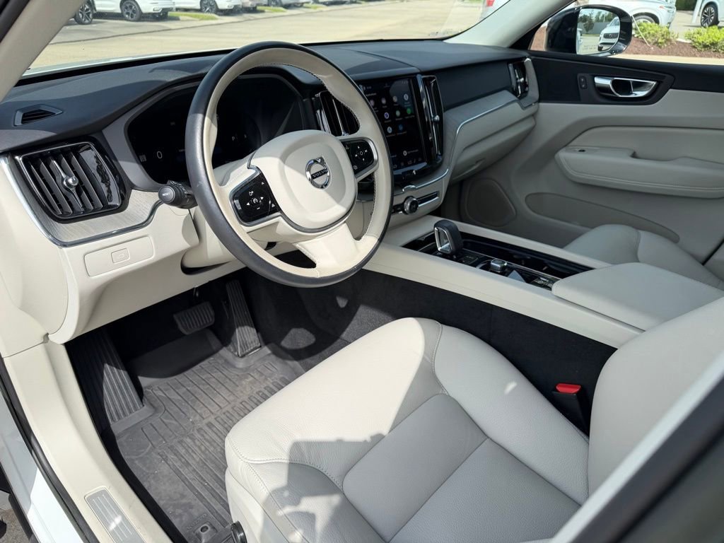Used 2023 Volvo XC60 B5 Plus w/ Climate Package image 11
