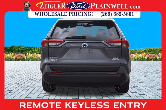 Used 2022 Toyota RAV4 XLE image 4