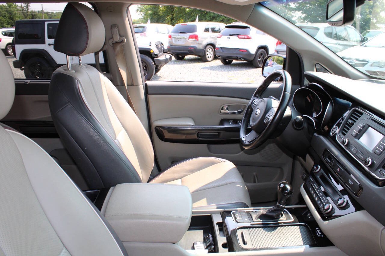 Used 2015 Kia Sedona EX w/ EX Premium Plus Package FWD image 11